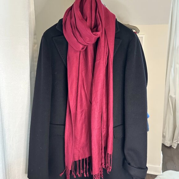 Beautiful magenta scarf - Picture 2 of 2